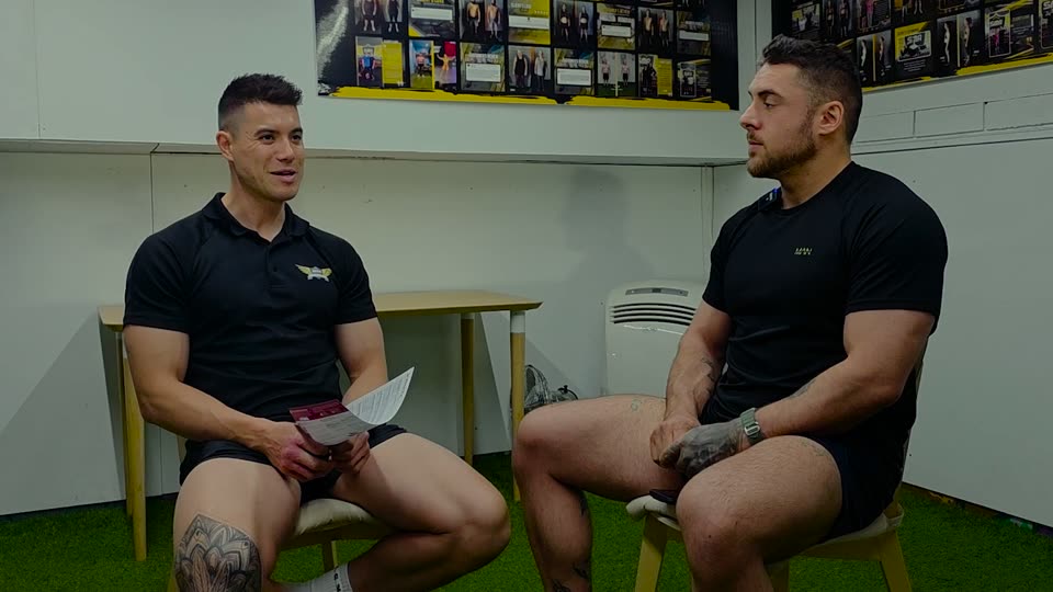 Coach JR interviewing Ziggy about his 50kg fat loss at Strength & Motion Academy